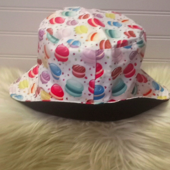 Mini Macaroons & Polka Dots Multicolored Reversible Cotton Bucket Hat - Picture 7 of 12